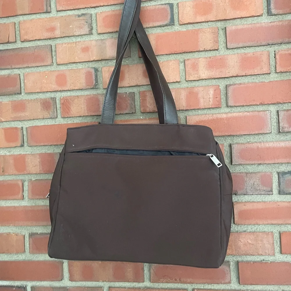 Jourdan vintage pradastyle Brown Leather Tote Bag 15” x12” zip button closure
